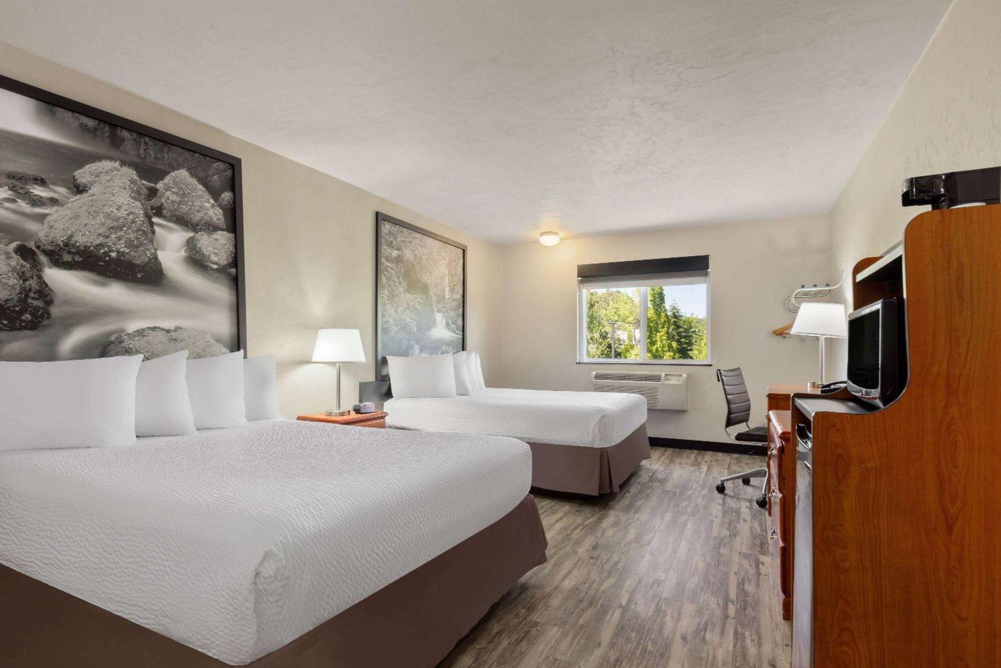 Super 8 By Wyndham Roseburg Hotel Exterior foto