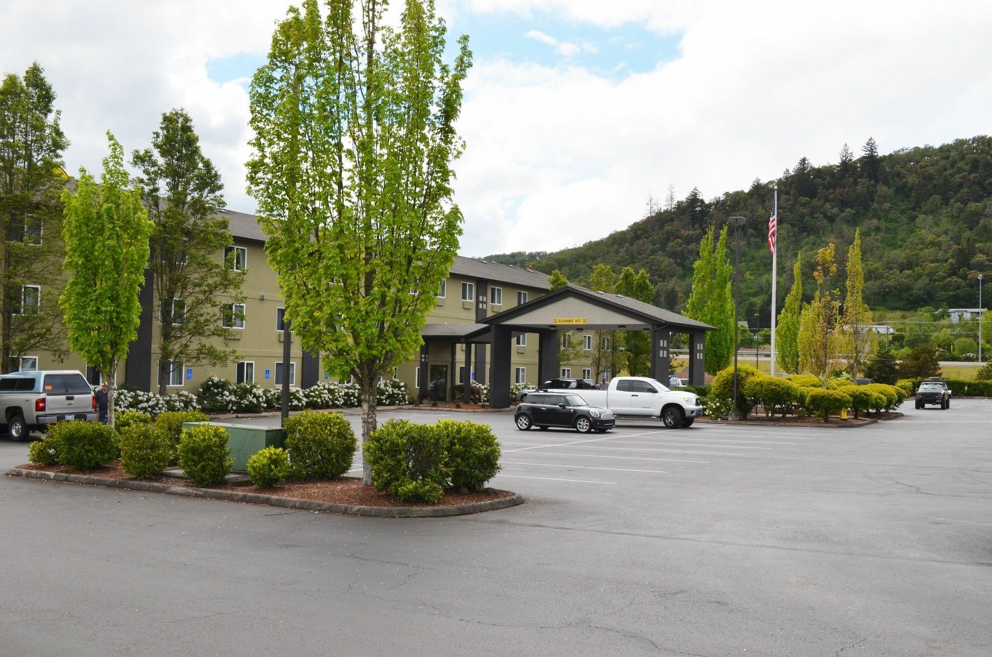 Super 8 By Wyndham Roseburg Hotel Exterior foto