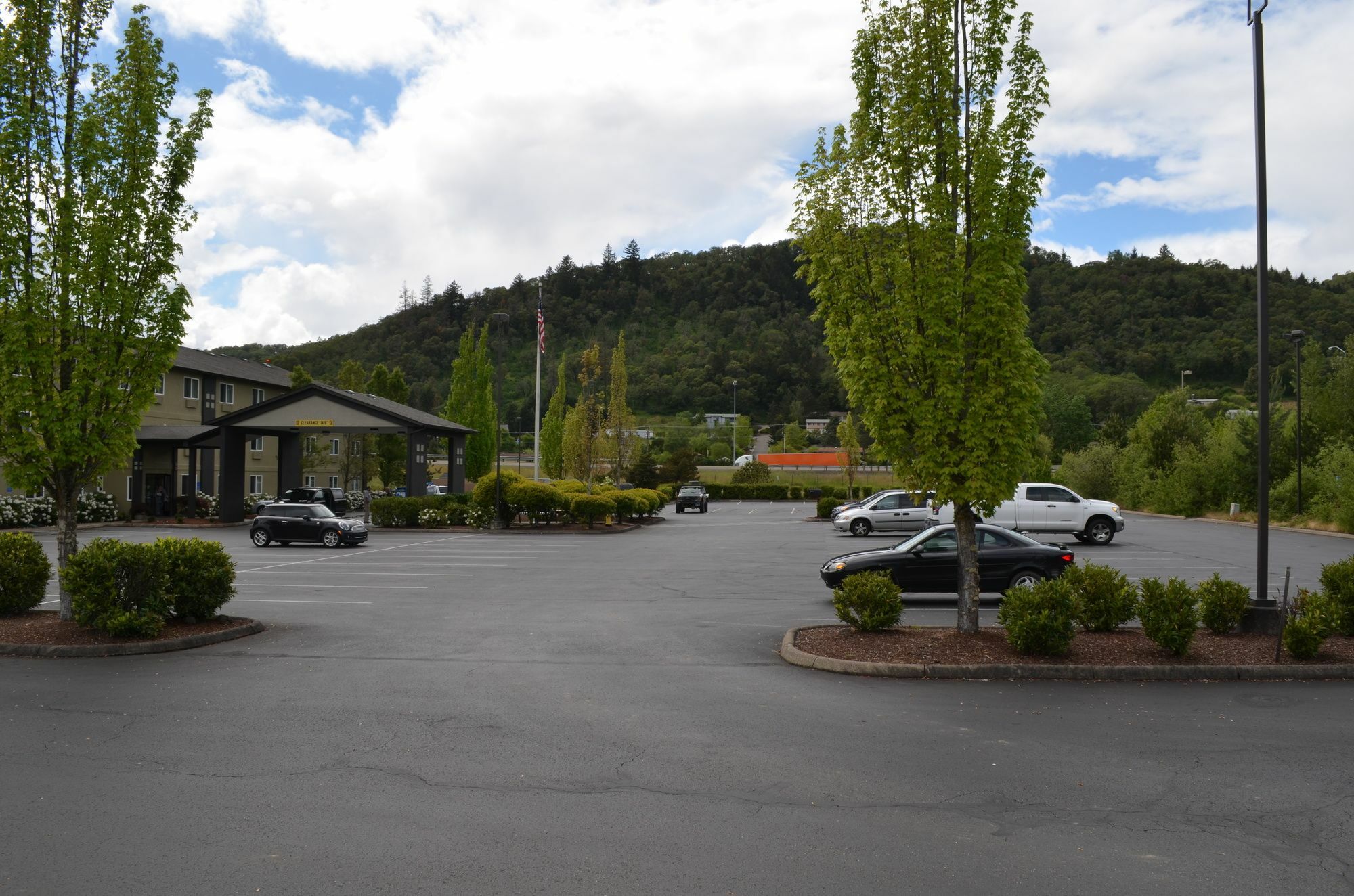 Super 8 By Wyndham Roseburg Hotel Exterior foto