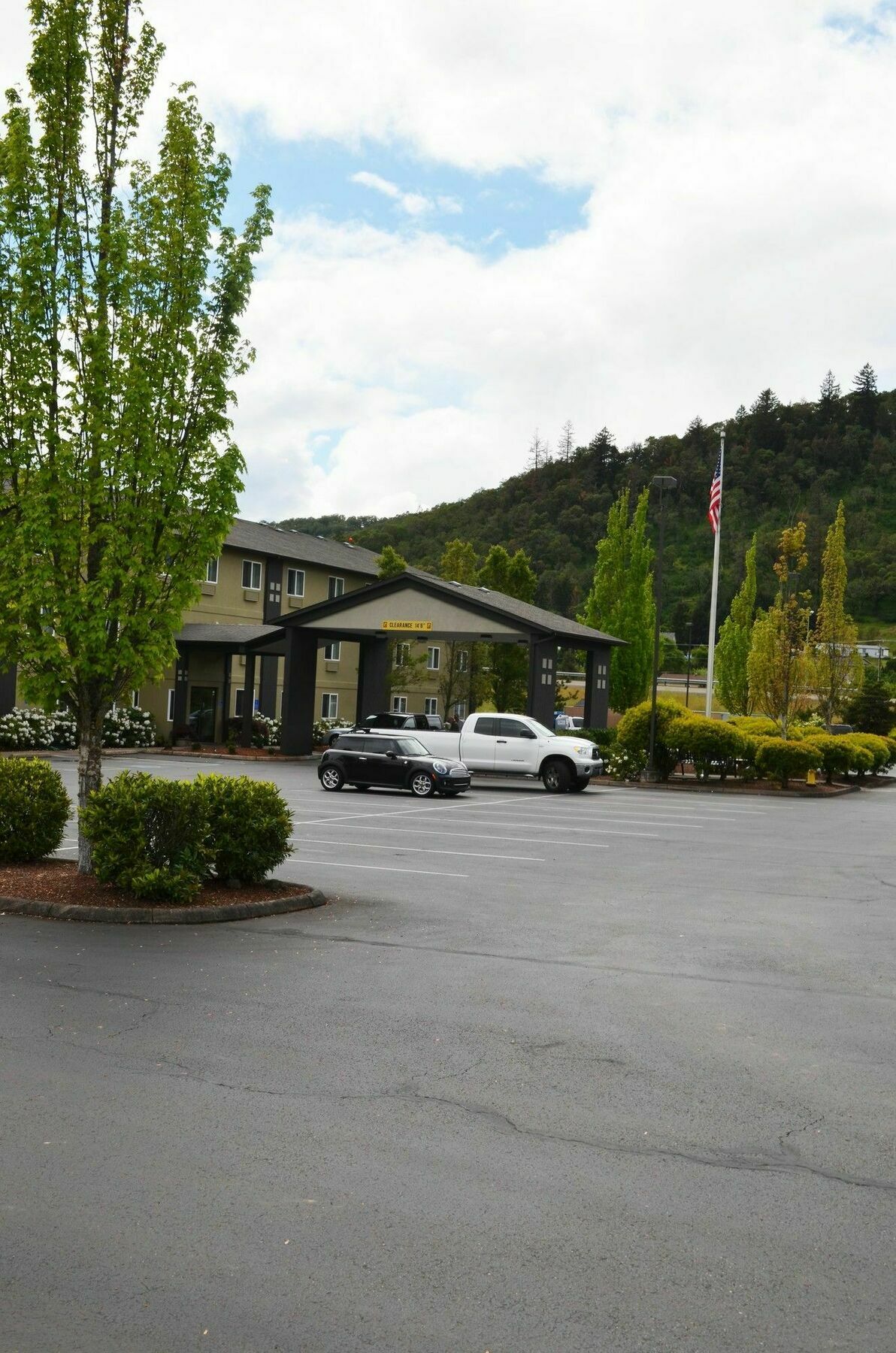 Super 8 By Wyndham Roseburg Hotel Exterior foto